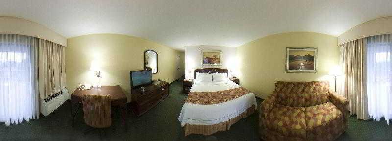 Готель Courtyard By Marriott Wichita East Екстер'єр фото